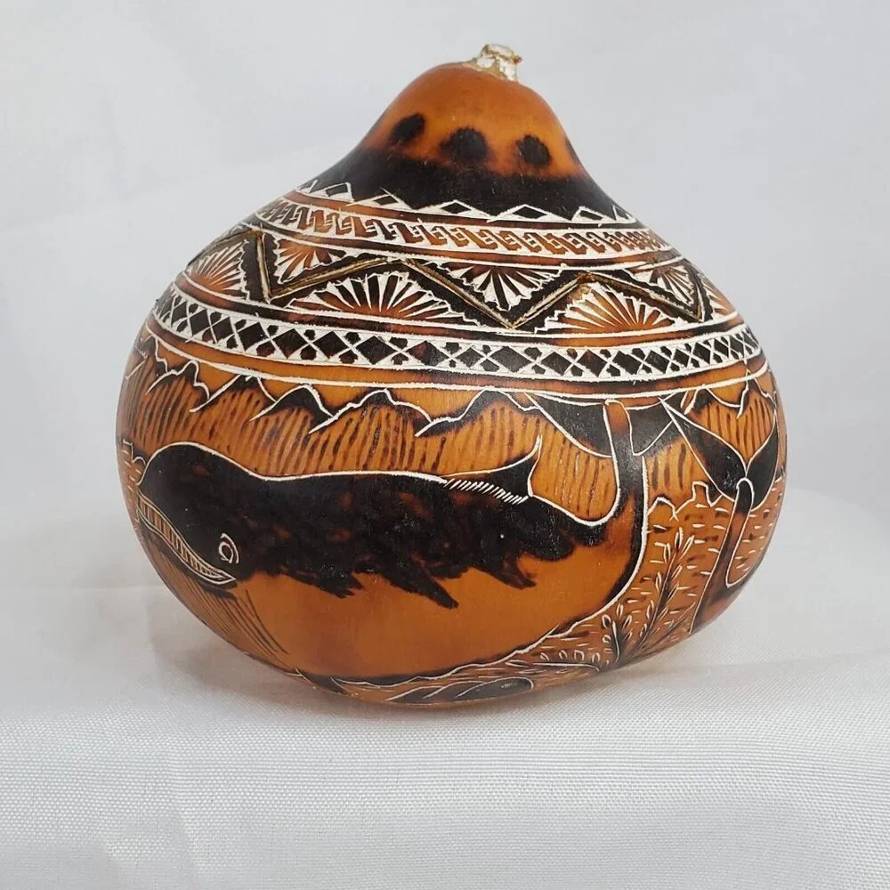 VTG Peruvian Folk Art Hand Carved Gourd w/Lid Trinket Box Whales Fish Sea Life - Picture 15 of 16